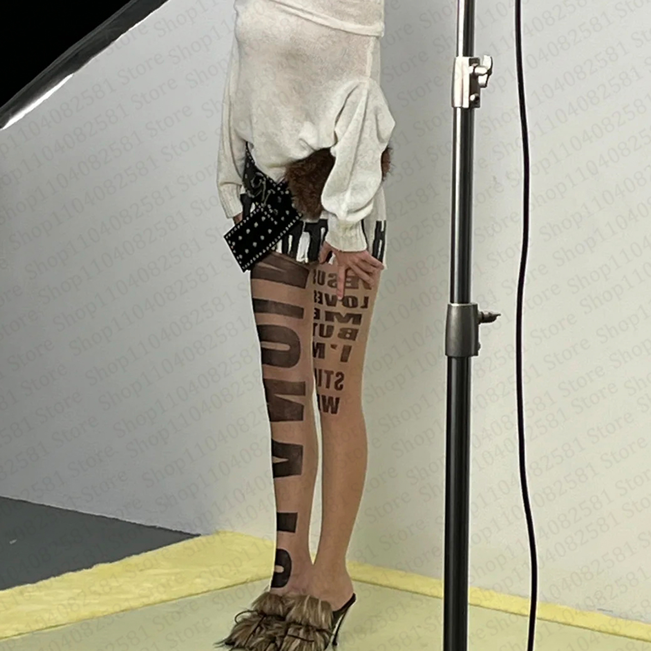 Gothic letter printed pantyhos – Street Fashion Graffiti recenzja i cena