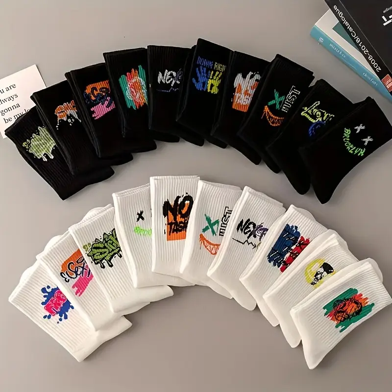 8 Pairs of Fashionable Graffit – Street Fashion Graffiti recenzja i cena